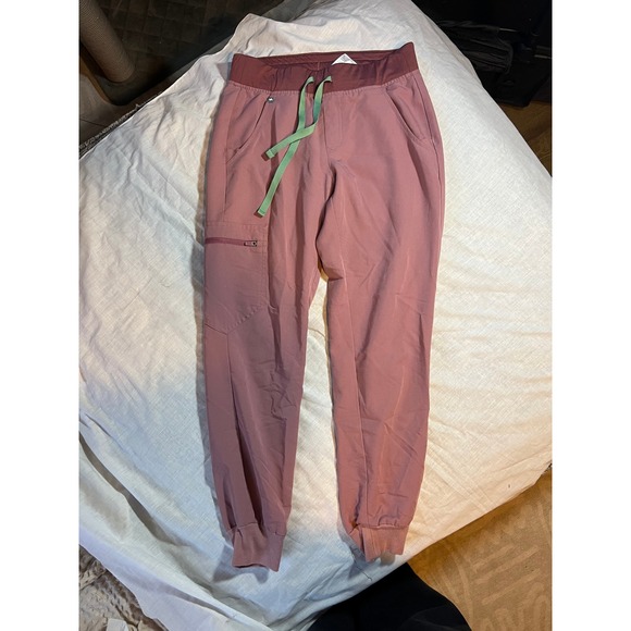 Figs Pants - FIGS Technical Collection Cargo Jogger‎ Scrub Pants Dusty Rose XS